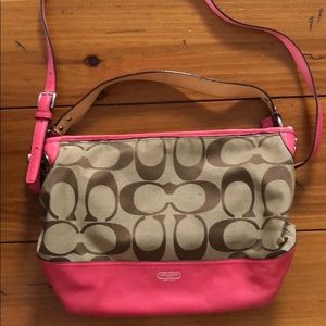 COACH HAMPTONS WEEKEND SIGNATURE COLORBLOCK BAG